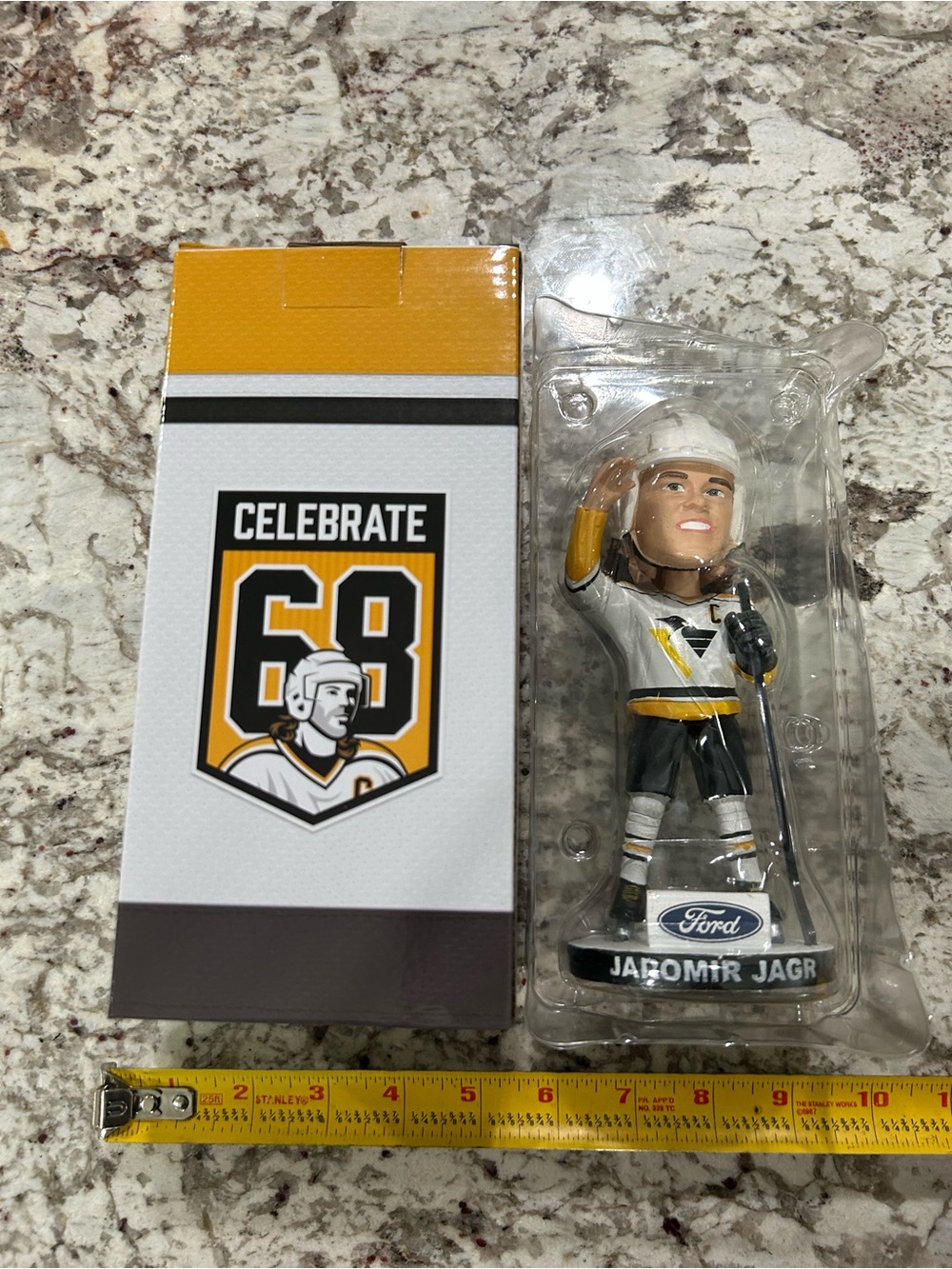 Jaromir Jagr #68 Pittsburgh Penguins Hockey Bobblehead - Yellow & Black-NIB